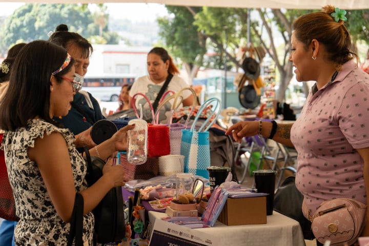 Cumple expectativas el Tianguis Violeta realizado en Oaxaca de Juárez