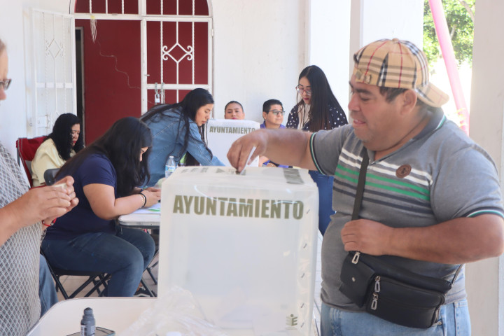 Impera el orden y civilidad en elección de agentes municipales de Oaxaca de Juárez