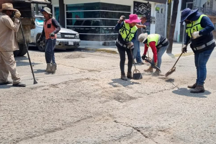 Mega Plan de Bacheo y Reencarpetamiento avanza en Oaxaca de Juárez