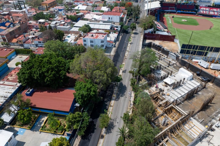 Municipio de Oaxaca de Juárez y Gobierno del Estado refuerzan acciones de bacheo en vialidades de la capital