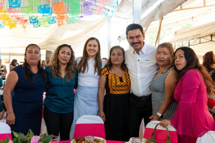 Ray Chagoya reconoce a las madres trabajadoras del Municipio de Oaxaca de Juárez
