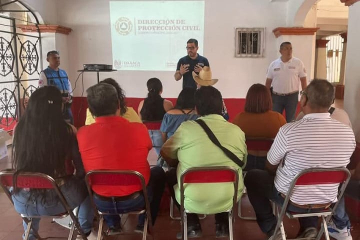 Prioriza Municipio de Oaxaca de Juárez seguridad y prevención ante lluvias con capacitación a Comités Vecinales