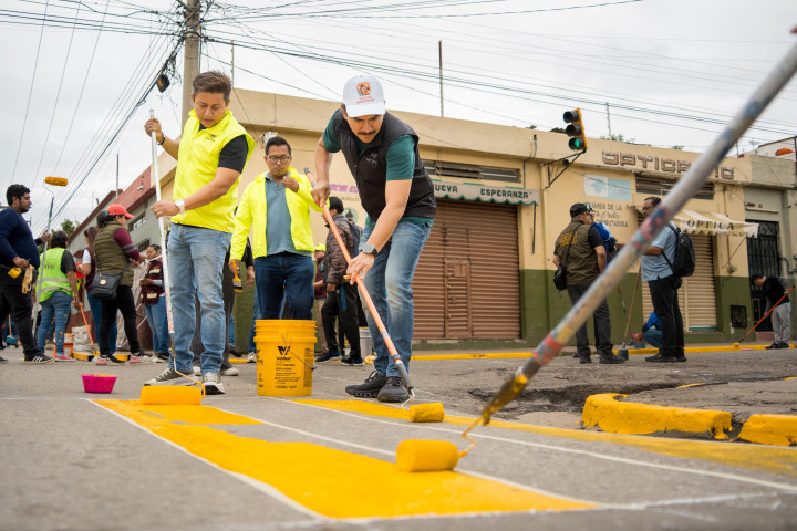 Tequio vecinal fortalece la limpieza y el orden en el Centro Histórico