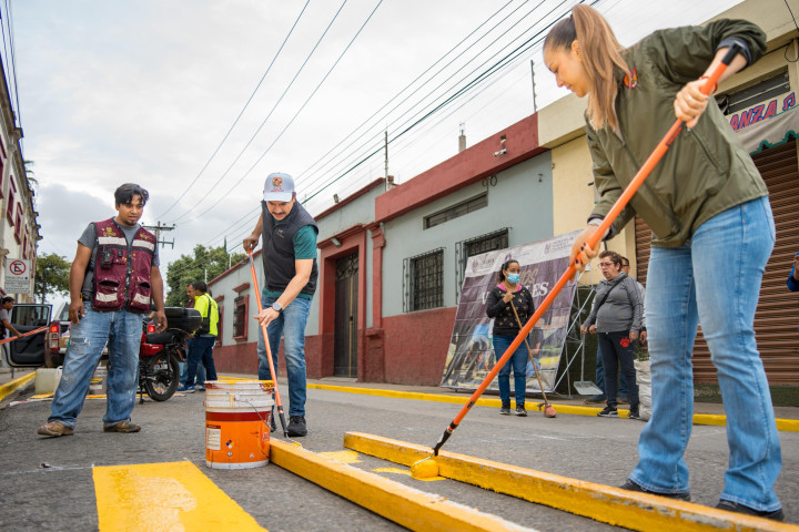 Tequio vecinal fortalece la limpieza y el orden en el Centro Histórico