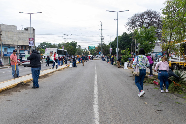 Tequios vecinales mejoran imagen urbana de Oaxaca de Juárez