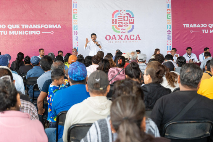 Ray Chagoya y Salomón Jara recorren agencias municipales con acciones que responden a las necesidades del pueblo