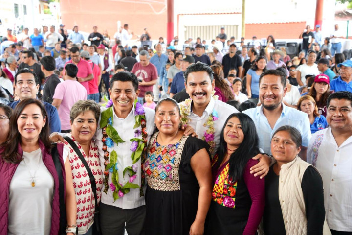 Ray Chagoya y Salomón Jara recorren agencias municipales con acciones que responden a las necesidades del pueblo
