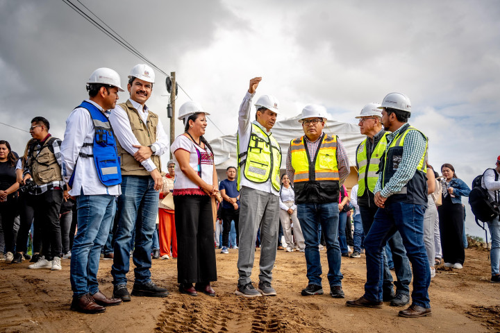 Ray Chagoya y Salomón Jara recorren agencias municipales con acciones que responden a las necesidades del pueblo