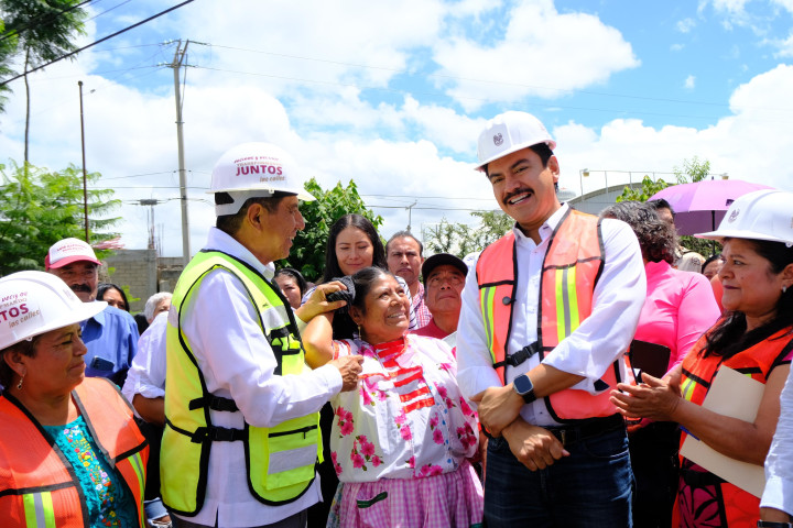 Inician obras de pavimentación en la calle Genaro Vásquez, Pueblo Nuevo
