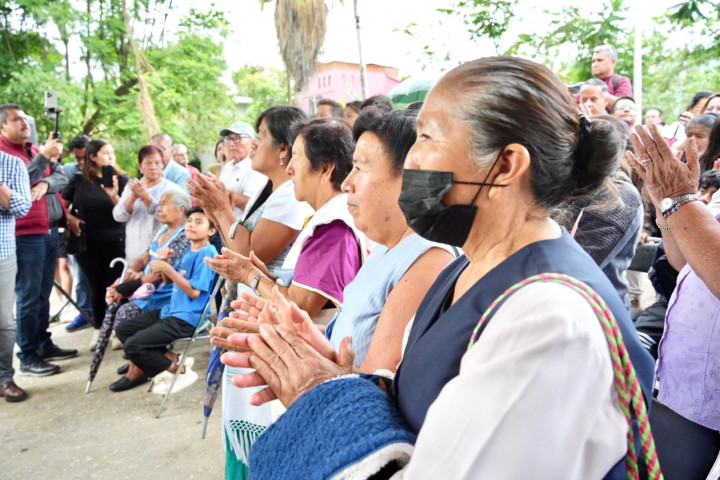 Rehabilitan puente vehicular en Donají en beneficio de vecinas y vecinos