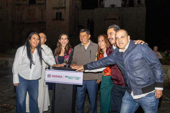 Con el programa Oaxaca Brilla se ilumina el ex convento de Santo Domingo de Guzmán