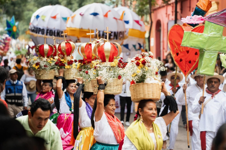 Oaxaca de Juárez celebra el Primer Encuentro de Chinas Oaxaqueñas, Marmoteros y Faroleros