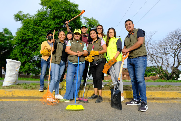 Con Tequio vecinal luce nuevo rostro la agencia de Santa Rosa