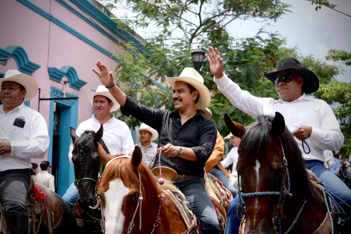 Oaxaca de Juárez participó en la 8ª Cabalgata Ranchos Unidos en el marco de la Guelaguetza 2025