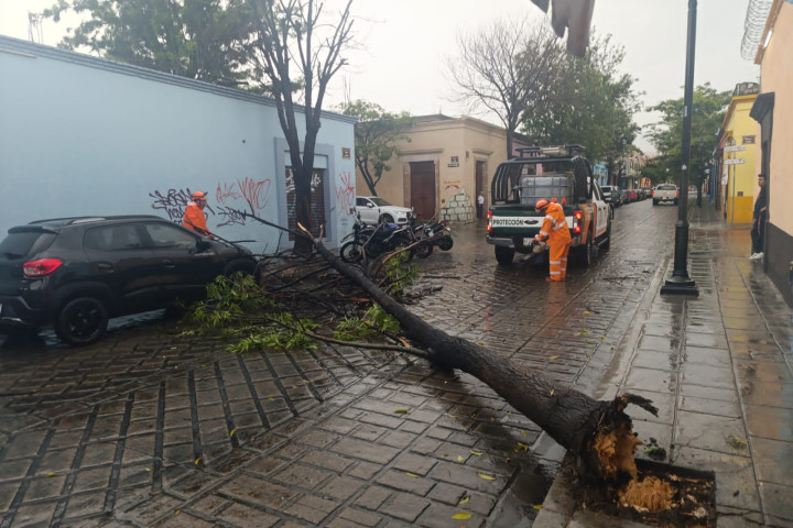 Activa Municipio de Oaxaca de Juárez el Plan Lluvia Segura ante precipitaciones registradas esta tarde