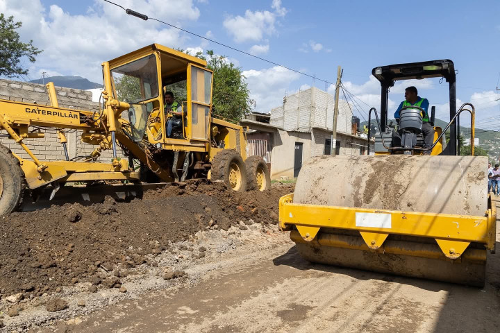 Avanzan con éxito programas de obras públicas en agencias y colonias de la capital