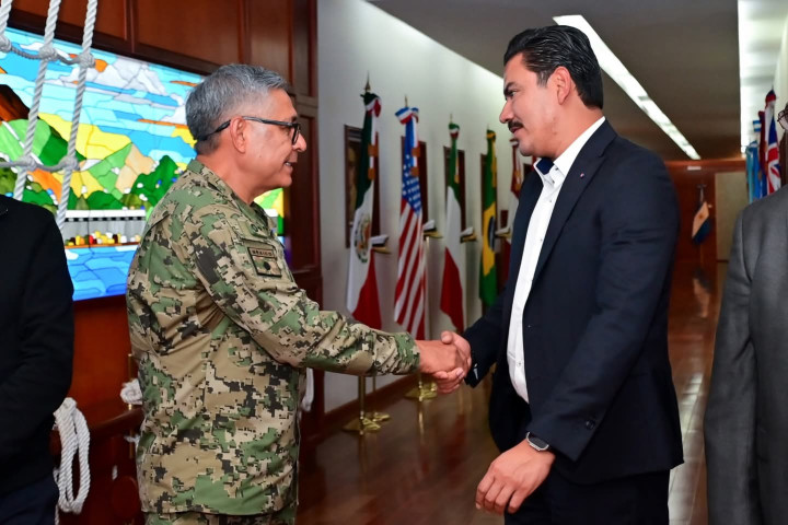Ray Chagoya fortalece colaboración con la Secretaría de Marina para impulsar proyectos estratégicos en Oaxaca de Juárez