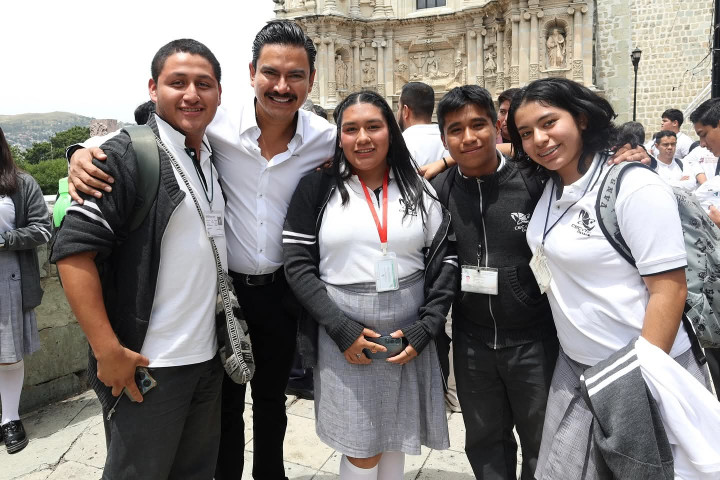 Guelaguetza Digital fortalece la educación en Oaxaca
