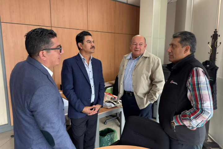 Entregará Pemex donativo al gobierno capitalino tras éxito de programa Tache al Bache