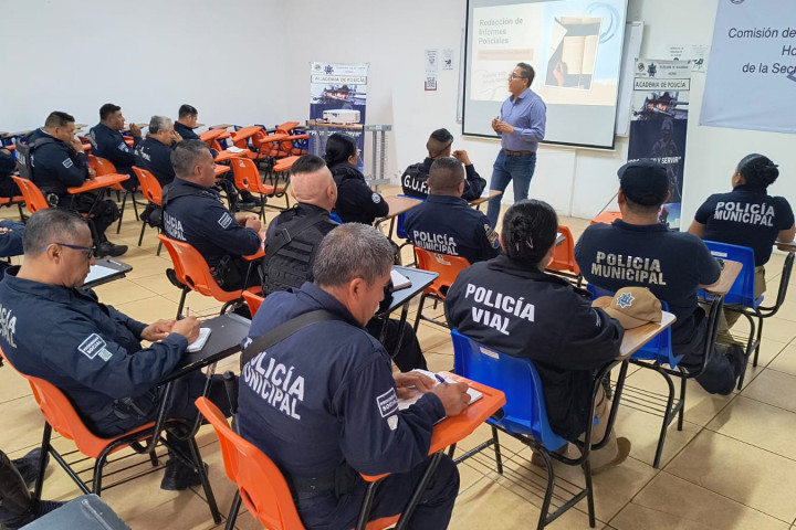 Capacitan a personal de la Secretaría de Seguridad Vecinal en “Redacción de Informes Policiales"