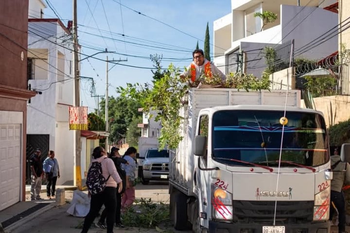 Continúan los tequios vecinales en Oaxaca de Juárez, fue el turno de San Felipe del Agua