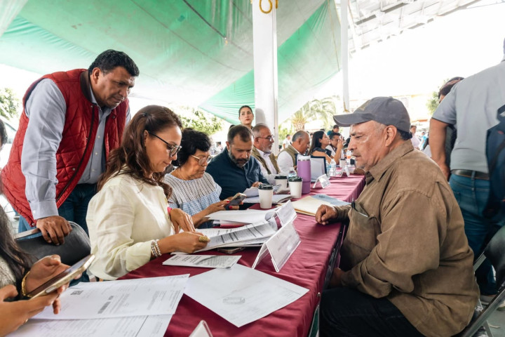 El Gobierno de Oaxaca de Juárez fortalece la cercanía con vecinas y vecinos en el Diálogo Vecinal número 19 en San Martín Mexicapam
