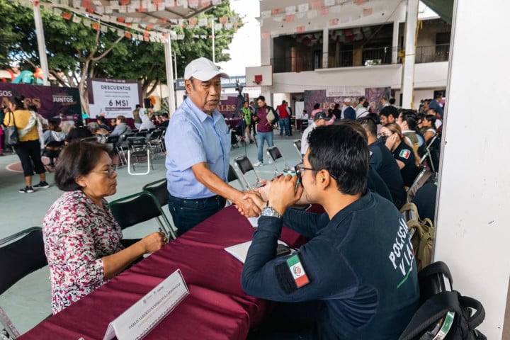 El Gobierno de Oaxaca de Juárez fortalece la cercanía con vecinas y vecinos en el Diálogo Vecinal número 19 en San Martín Mexicapam