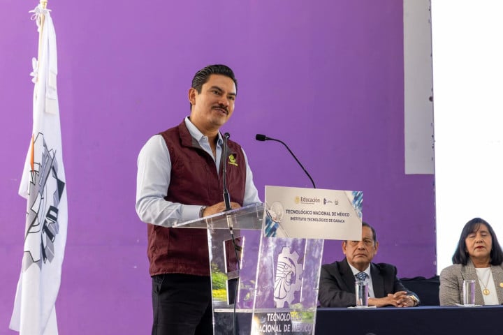 Ray Chagoya reconoce el esfuerzo y compromiso de la juventud oaxaqueña