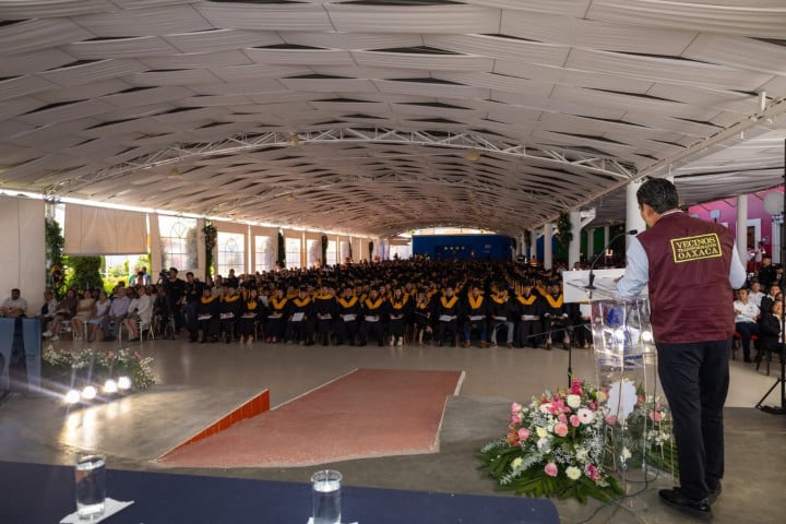 Ray Chagoya reconoce el esfuerzo y compromiso de la juventud oaxaqueña