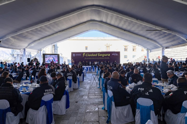 Oaxaca de Juárez reconoce a su Policía Municipal y refuerza la ruta de seguridad para 2026