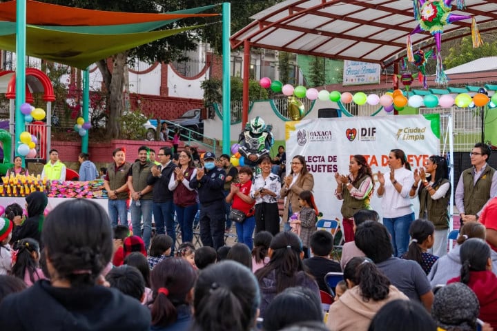 Ruta de Reyes lleva alegría a vecinitas y vecinitos de San Martín Mexicapam y San Juan Chapultepec