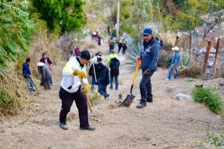 Encabeza Ray Chagoya Tequio Vecinal en la colonia Aurora para fortalecer la seguridad y la vida comunitaria