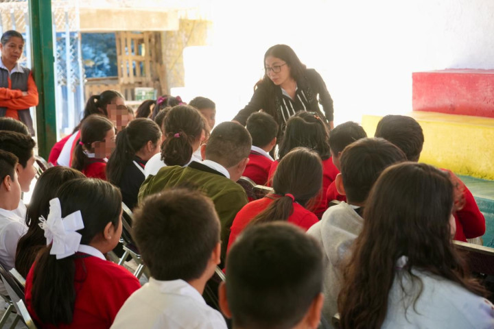 El DIF Municipal de Oaxaca de Juárez promueve los derechos de la niñez en escuelas de la capital