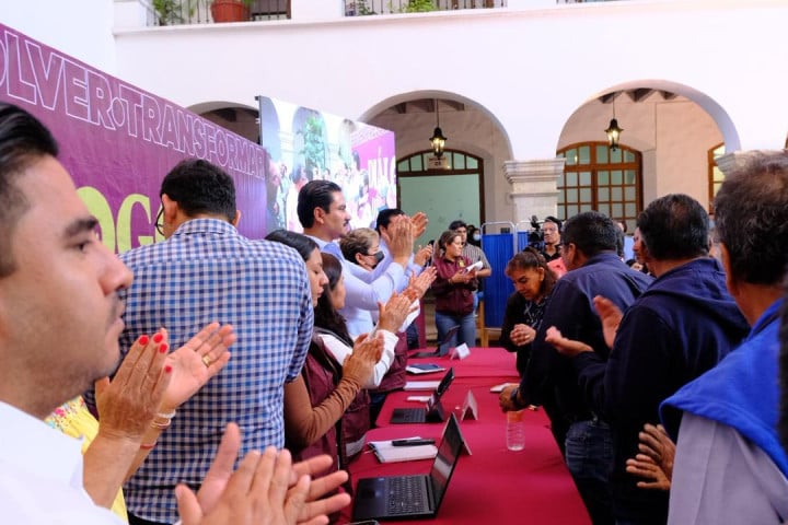 Presidente Ray Chagoya escucha, acuerda y resuelve con pensionados del Sindicato 3 de Marzo